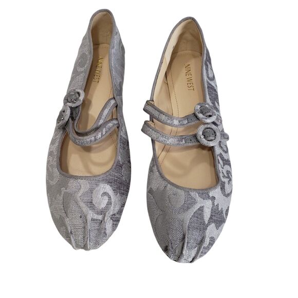 Nine West Women's Silver Flats, Size 8M - Picture 1 of 9